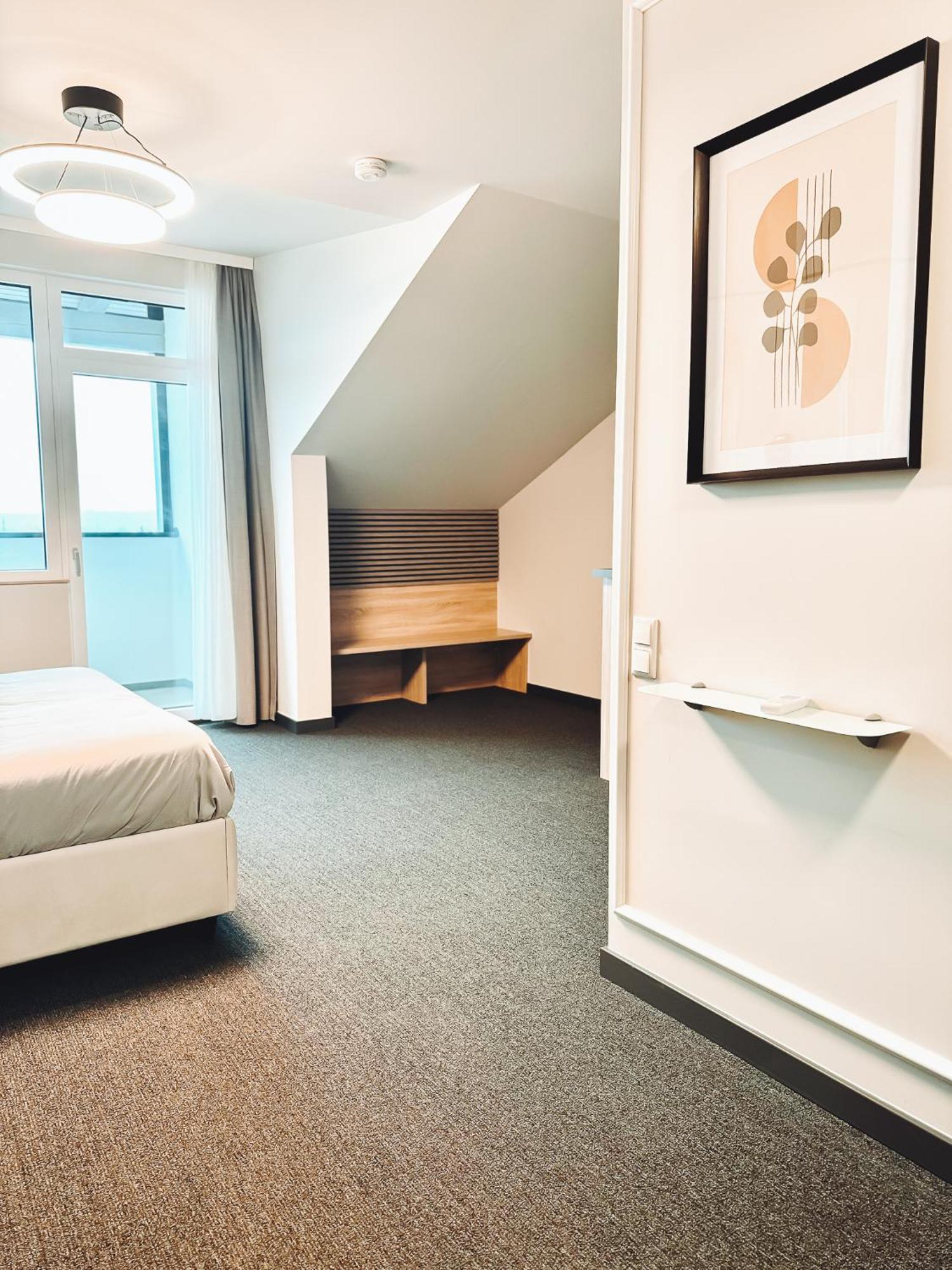 F Hotel Hörsching Buitenkant foto